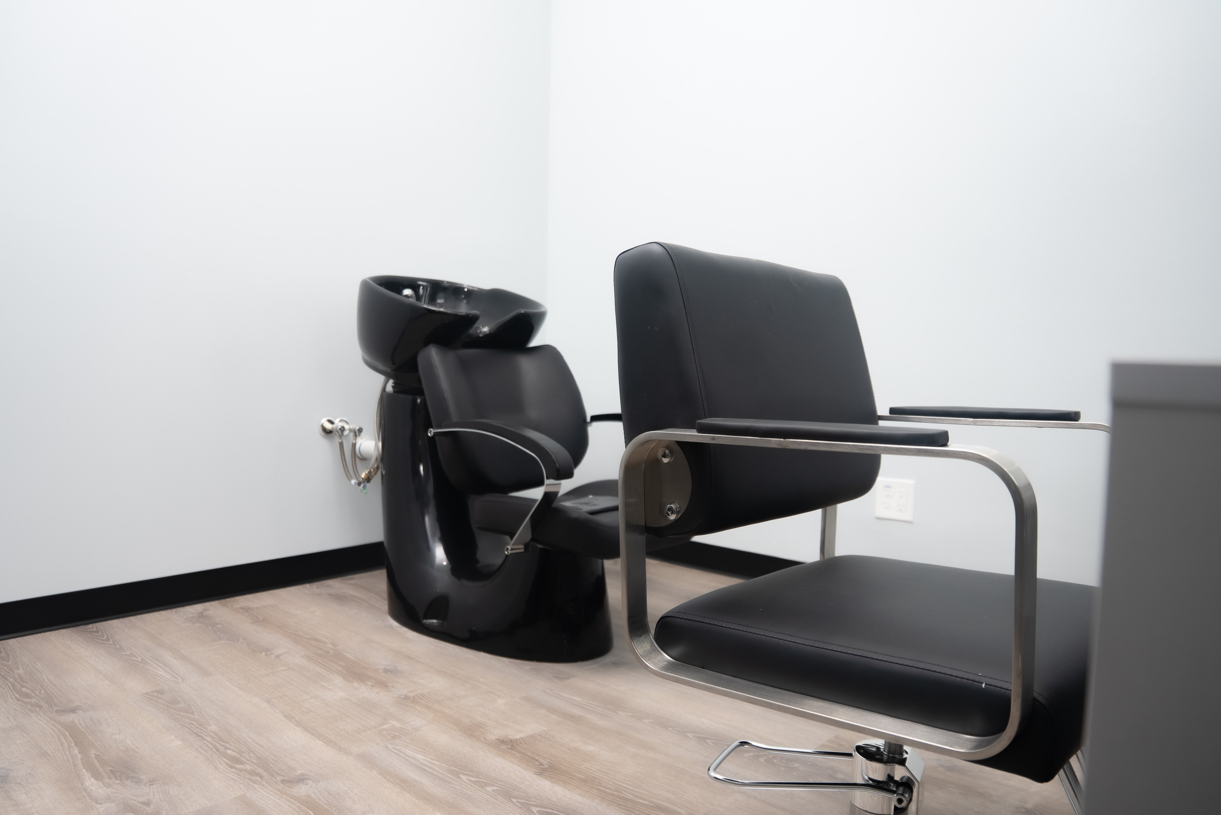 Shampoo bowl and styling station